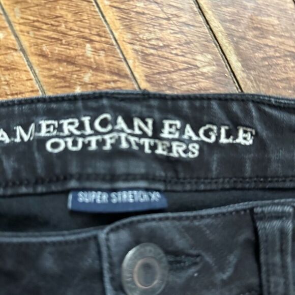 American Eagle black distressed normcore 10 short skinny jeans - Picture 2 of 4